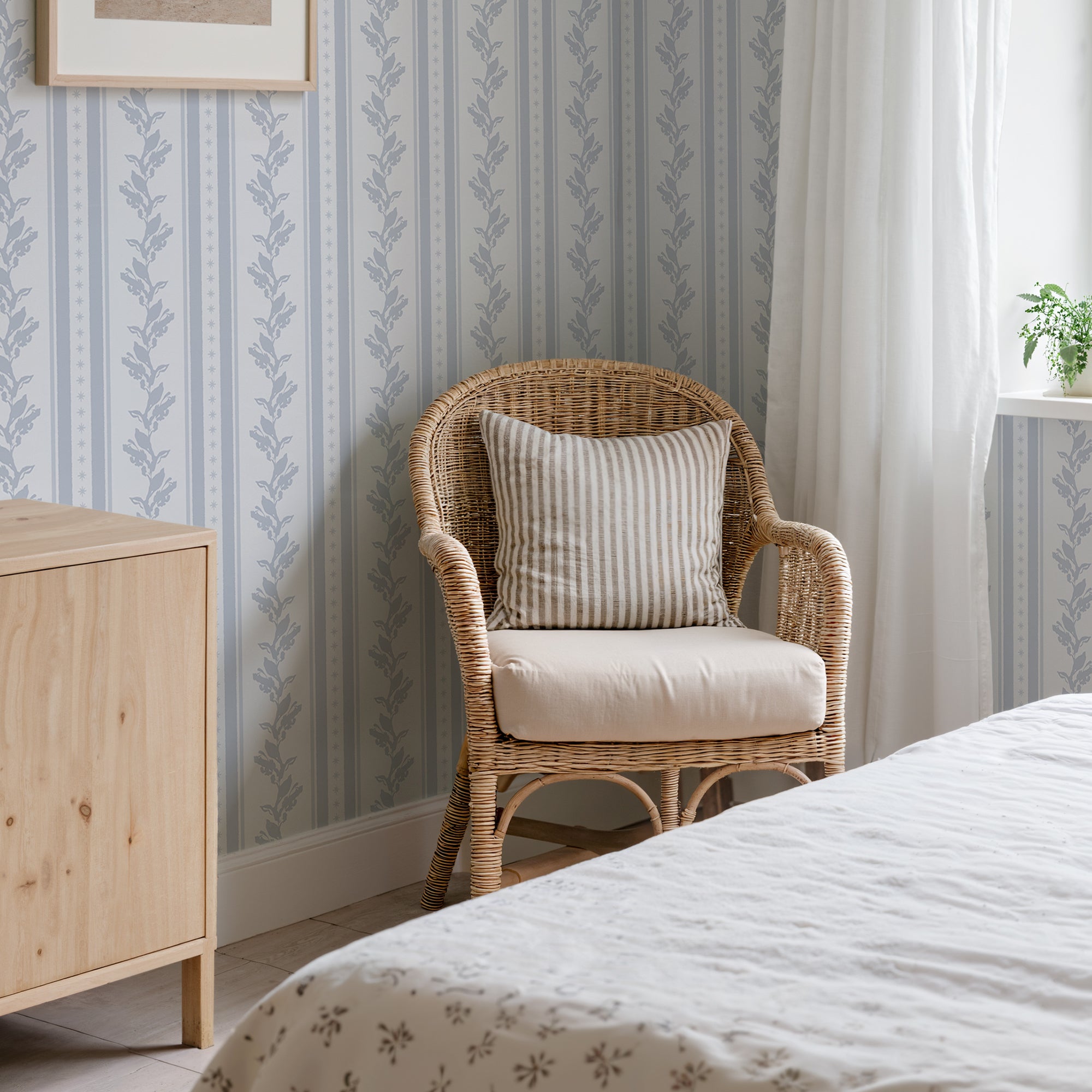 Cabbrix Waterproof Peel Stick Floral Wallpaper, Frost Grain