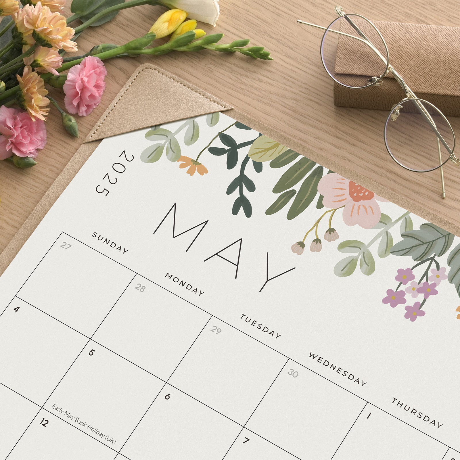 Cabbrix 2025-2026 Desk Calendar, Botanical Elements, Apricot