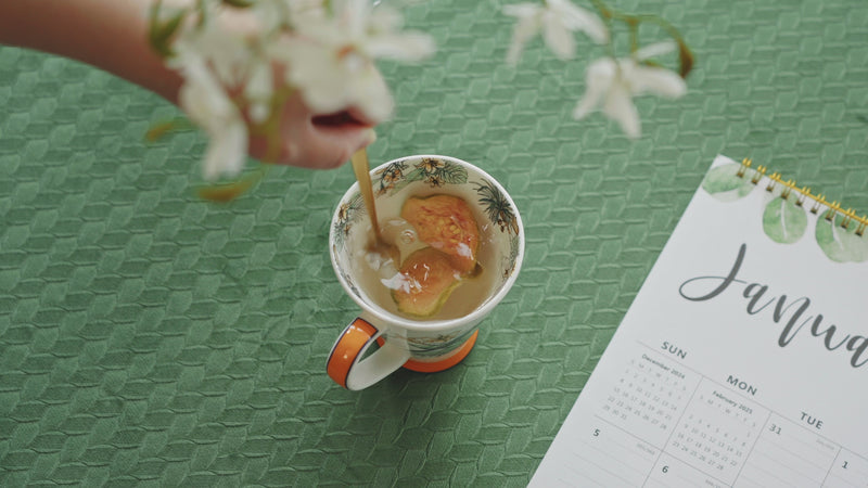 Watercolor leaf calendar elements video desk