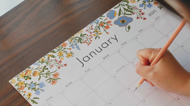 Small floral calendar elements video